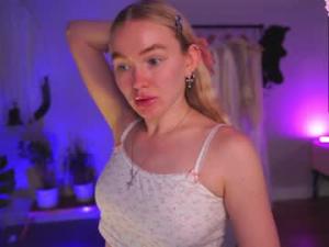 charming_daisyChaturbate screenshot 2024-06-13