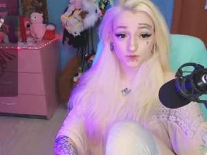 manuela_unicornChaturbate screenshot 2024-05-21