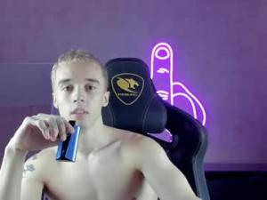 mason_warholChaturbate screenshot 2024-09-22